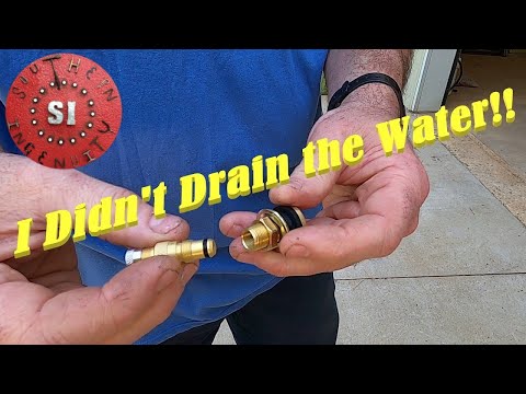 Видео: Замена вентиля тракторной шины без слива воды