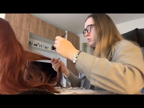 Видео: АСМР парикмахер / стрижка /расчешу волосы ✂️