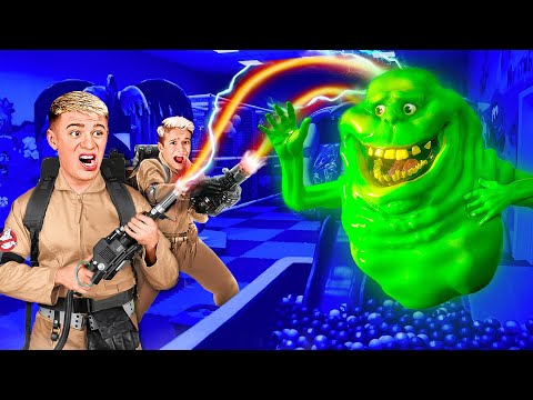 Видео: Охотники За Привидениями в Реальной Жизни ! – В Парке Развлечений