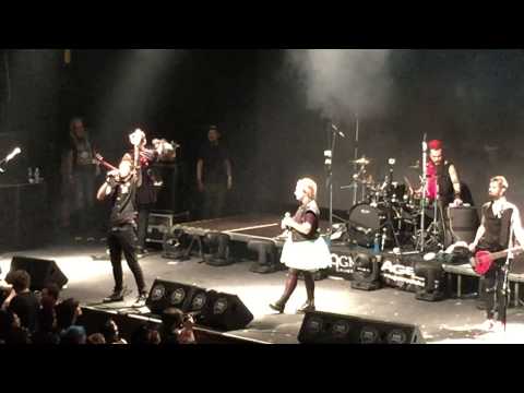 Видео: Слот - Мёртвые звезды (feat. Теона Дольникова)