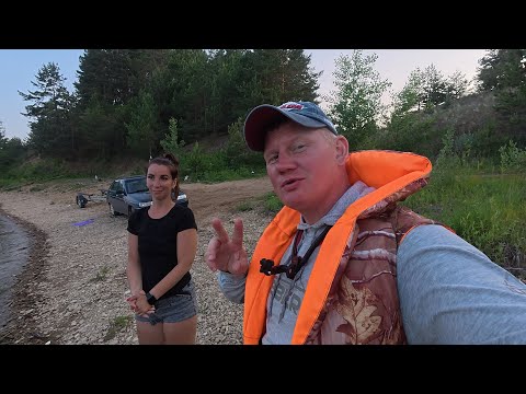 Видео: 2 день рыбалки, живем в палатке на берегу реки Кама , Татарстан