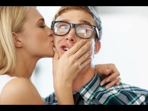 Видео: Как перестать бояться знакомиться с девушками?