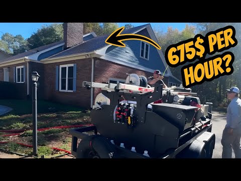 Видео: Давайте почистим крышу с помощью системы Trailer Pod SoftWash.