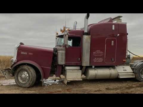 Видео: Неудачные и необычные случаи на дороге с дальнобойщиками и грузовиками №11