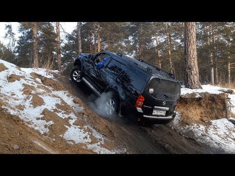 Видео: Один против всех! Pajero Sport  vs банда Nissan (Terrano, Pathfinder, Mistral). OffRoad
