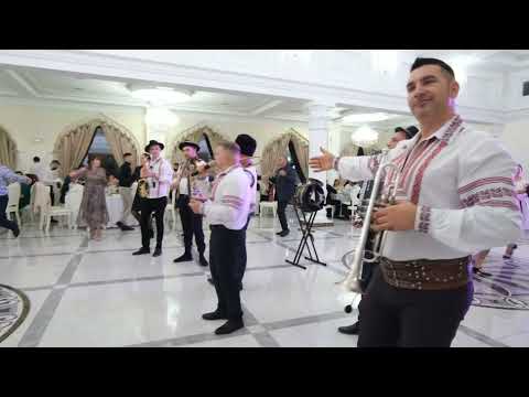Видео: Muzicanti la nunta - 068274655. #SparivacIon . Музыканты на свадьбу! #группаПарусник  #СпаривакИван