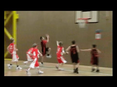 Видео: Малък Дани с топка