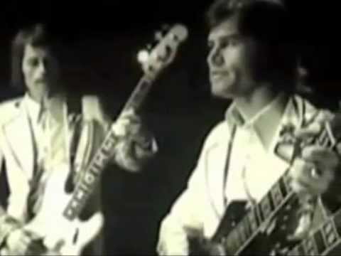 Видео: НА ВСЕХ ШИРОТАХ - "О ЧЁМ ПЛАЧУТ ГИТАРЫ"