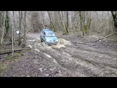 Видео: Mitsubishi L200 и Pajero Sport в грязи Открытие "Грязевого сезона" 2019  Часть1