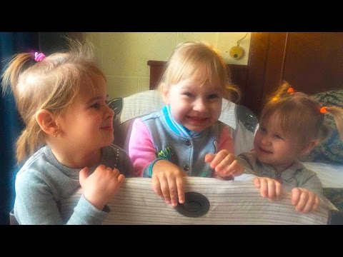 Видео: ВЛОГ Отдыхаем в Сочи с друзьями Гостиница Богатырь Алина и Алиса играют VLOG