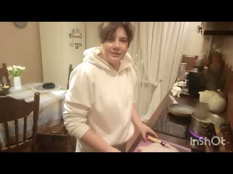 Видео: Фарширована курка та печінковий торт 