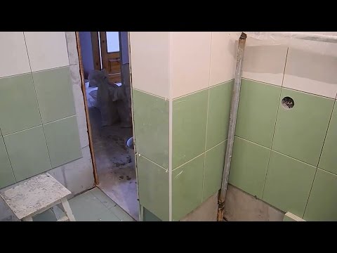 Видео: Как облицевать откос плиткой, с использованием плиточного уголка