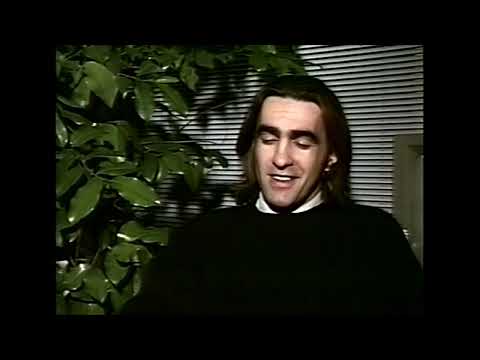 Видео: Вячеслав Бутусов - Интервью перед концертом "Чужая земля" в Санкт-Петербурге (22.11.1992)