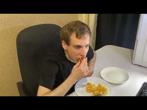 Видео: Фрукты + булочка с маком 😌