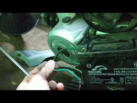 Видео: Как правильно хранить аккумулятор зимой  (мопед Дельта)