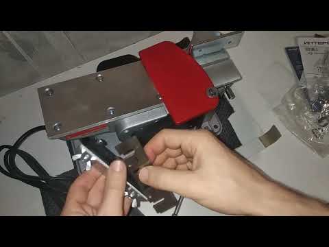 Видео: Обзор рубанка Интерскол Р110/1100М Почти полная разборка. Проверка в работе. Юстировка, правка ножей