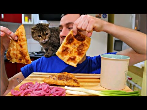 Видео: МУКБАНГ САМСА С МЯСОМ И СЫРОМ|КЛЕЩ В ТРУСАХ|MUKBANG SAMSA|REAL SOUNDS | NOT ASMR| Eating show|먹방