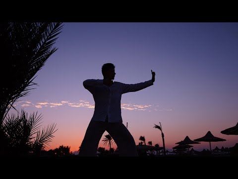 Видео: Положение пальцев рук