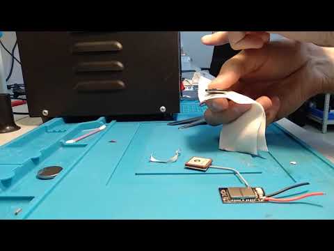 Видео: DEXP RD-Visor или Dunobil Stern, процесс замены севшей батарейки на GPS модуле