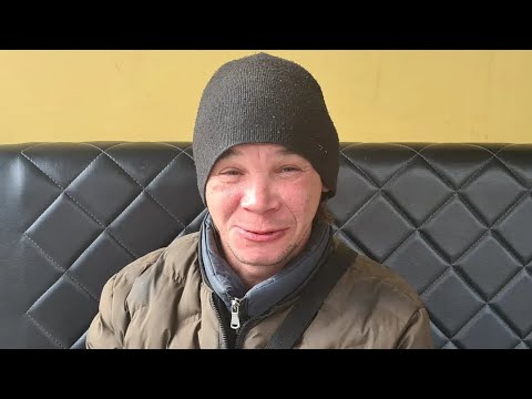 Видео: СТРИМ С БЕЗДОМНЫМ / ЦЕНТРАЛЬНАЯ НАБЕРЕЖНАЯ СОЧИ