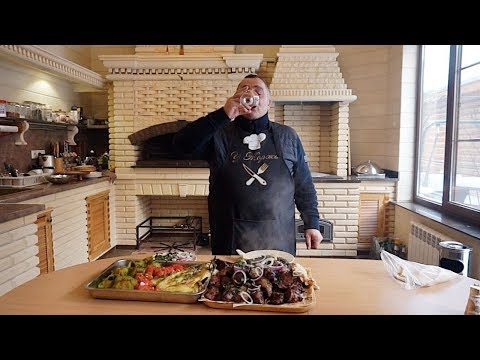 Видео: Прогулка по Москве. Приготовление шашлыка из телячьей вырезки с родными. Рецепт от Жоржа