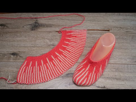 Видео: Двухцветные следки спицами | Two-color slippers knitting
