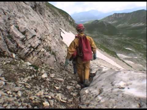 Видео: Экспедиция УСА в пещеру Крубера-Воронья, август 2004