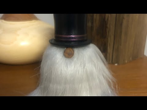 Видео: Дом для гнома? Или гудок для гонка! #деревообработка #гном #гонк #точение #точение #точение #дере...