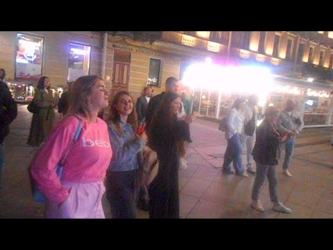 Видео: Уличные музыканты Питер группа Cover Band ID AHO на Невском 2 сентября ч1 - Знаешь ли ты