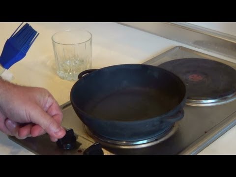 Видео: Как правильно ухаживать за чугунной посудой.