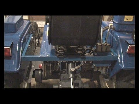 Видео: Переделка рамы крепления крыльев и гидрораспределителя на тракторе Скаут Т 25