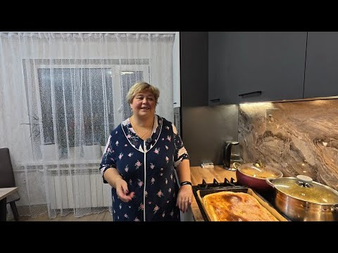 Видео: Взять часть квашеной  и свежей капусты получится суперский пирог. Уточка на первое и второе блюдо.