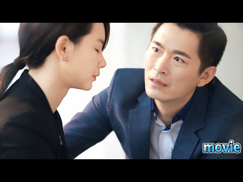 Видео: Зрелый мужчина сходит с ума💥Девушка не забывает бывшего мужа💔Ссора💔Он встаёт на колени🔥