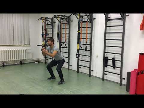 Видео: Ежедневные тренировки. Можно ли заниматься каждый день? Приседания и отжимания.