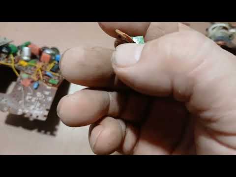 Видео: Маленький телевизор из СССР. Много Палладия. Золота. Серебра. Меди. Электроника 409. Разбор.