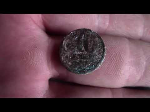 Видео: Поиск золота/Залезли в заброшенный дом,а там зимует медведь людоед/Приборный поиск