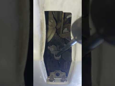 Видео: Снятие задней ручки Мерседес W140.