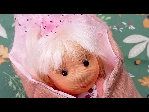 Видео: Кукла ручной работы для девочки Видеообзор Кукла со съёмной одеждой в одеяле люльке