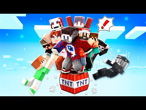 Видео: 😱10 Друзей УМЕРЛИ на ОДНОМ БЛОКЕ в Майнкрафт!