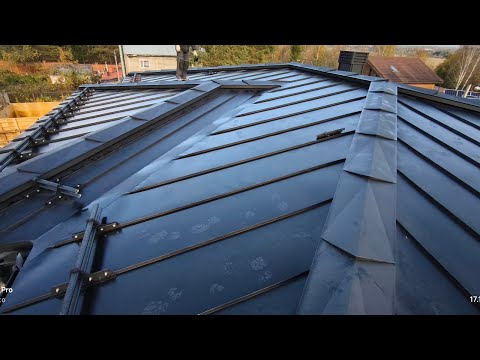 Видео: Фальцевая кровля в Горки 10. Новый ендоконь!