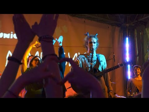 Видео: VLOG: Питер,концерт ЛАМПАБИКТ, уделка и распаковка новой косметики.