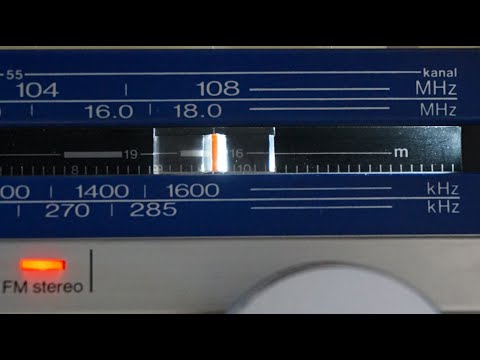 Видео: Тех. уголок Винтика и Шпунтика. Ремонт Sharp GF-767: ось кармана, регуляторы звука, подсветка шкалы