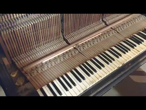 Видео: НУ И НАХОДКА! | Чистка пианино J. Becker