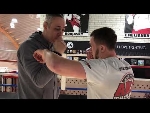 Видео: Бокс. Обратный нырок.