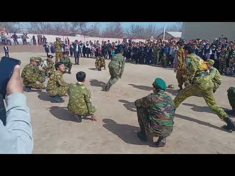 Видео: 23-феврал рузи артиши милли 😱 дар шахритуз дар мактаби √34👈 дар 2023сол (День Валентина)🙀