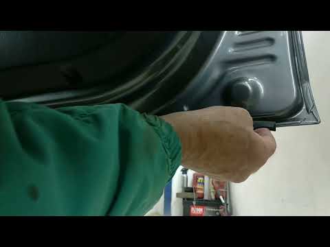 Видео: Где появляется первая ржавчина у Лады Веста.Устранить с гарантией