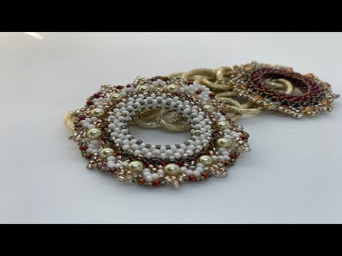 Видео: Кулон  для колье. ЧАСТЬ 2. Оплетение квадратного жгута. Подробный МК. Бисероплетение для начинающих.