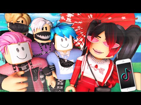 Видео: ОНА ВЕРНУЛАСЬ... Roblox, беги из комплекса!