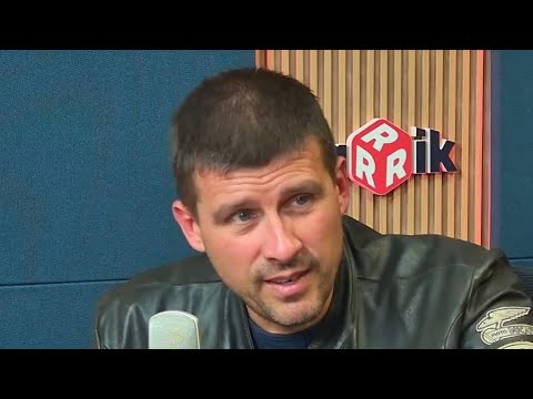 Видео: Ивелин Михайлов: ПЕЕВСКИ е бил СМОТАНЯК в училище! Сега го играе МУТРА!