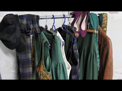 Видео: Новый гардероб для подруги 🥻 Демонстрация 🌺 Юбки и жилеты